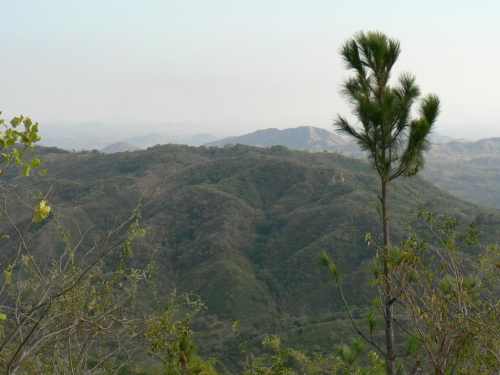 Les collines au-dessus de Cinco Pinos